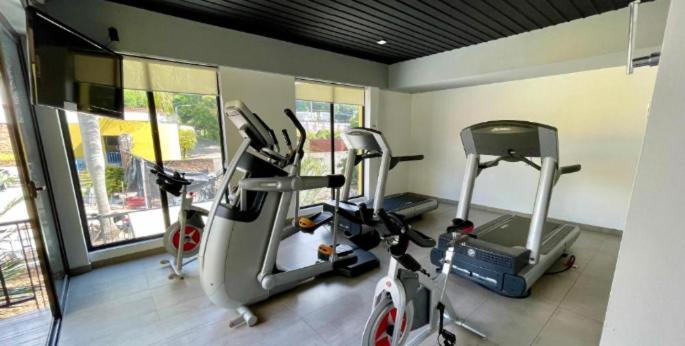 Beverly Hills: Hotel And Business Nuevo Cuscatlan Extérieur photo
