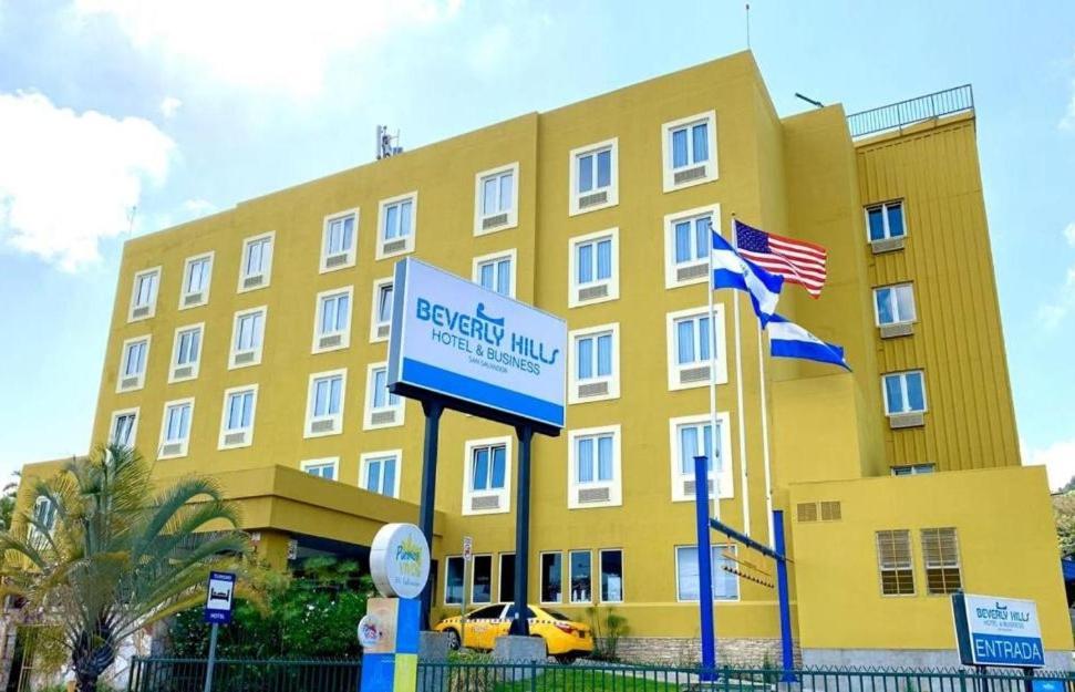 Beverly Hills: Hotel And Business Nuevo Cuscatlan Extérieur photo