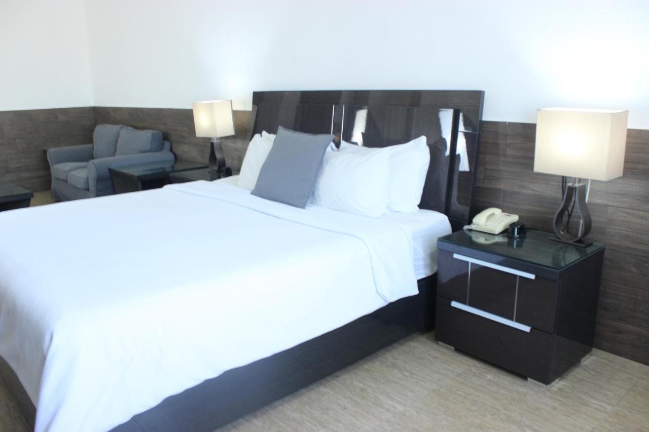 Beverly Hills: Hotel And Business Nuevo Cuscatlan Extérieur photo