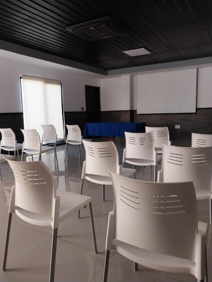 Beverly Hills: Hotel And Business Nuevo Cuscatlan Extérieur photo