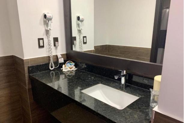 Beverly Hills: Hotel And Business Nuevo Cuscatlan Extérieur photo