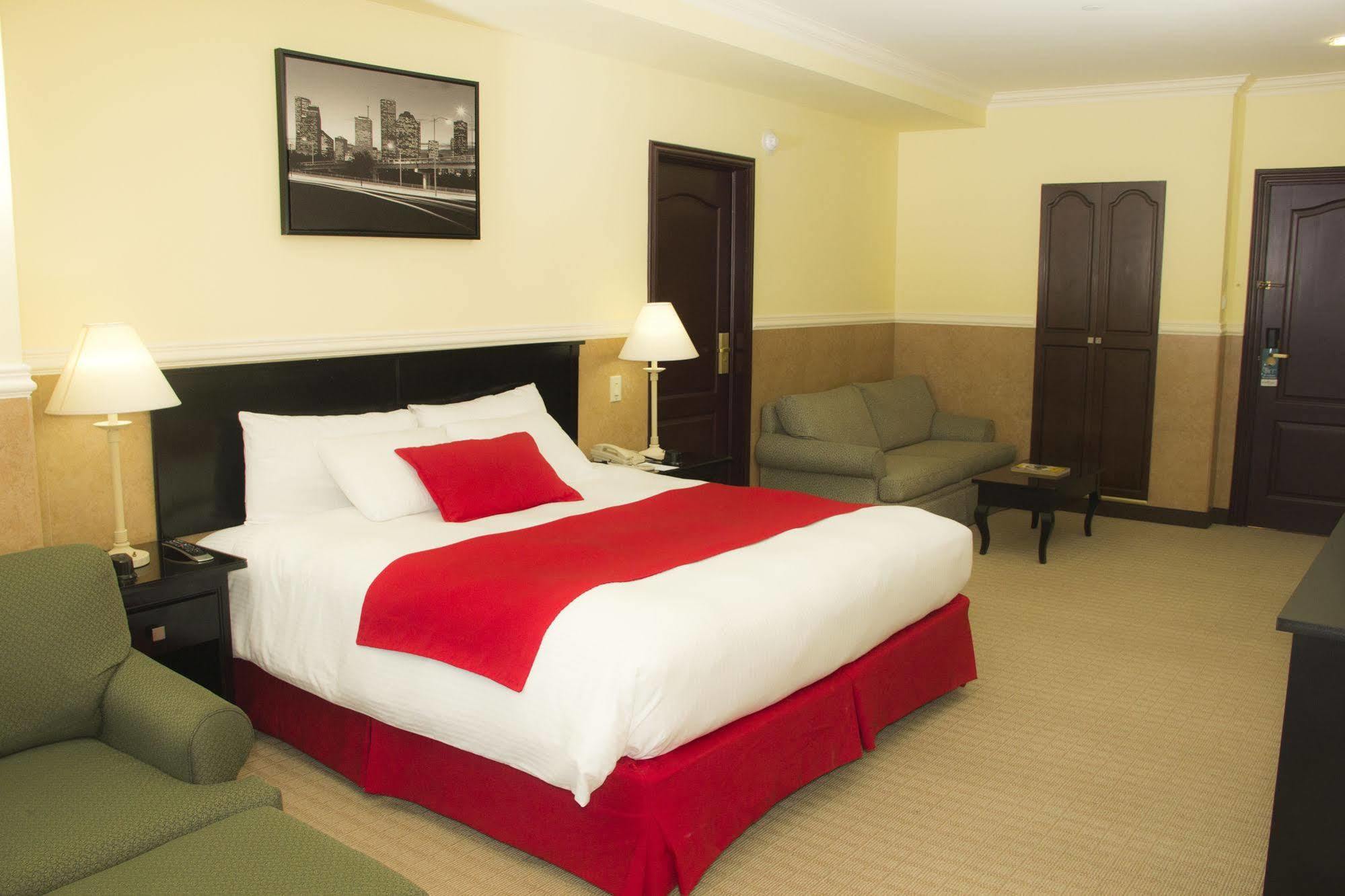 Beverly Hills: Hotel And Business Nuevo Cuscatlan Extérieur photo