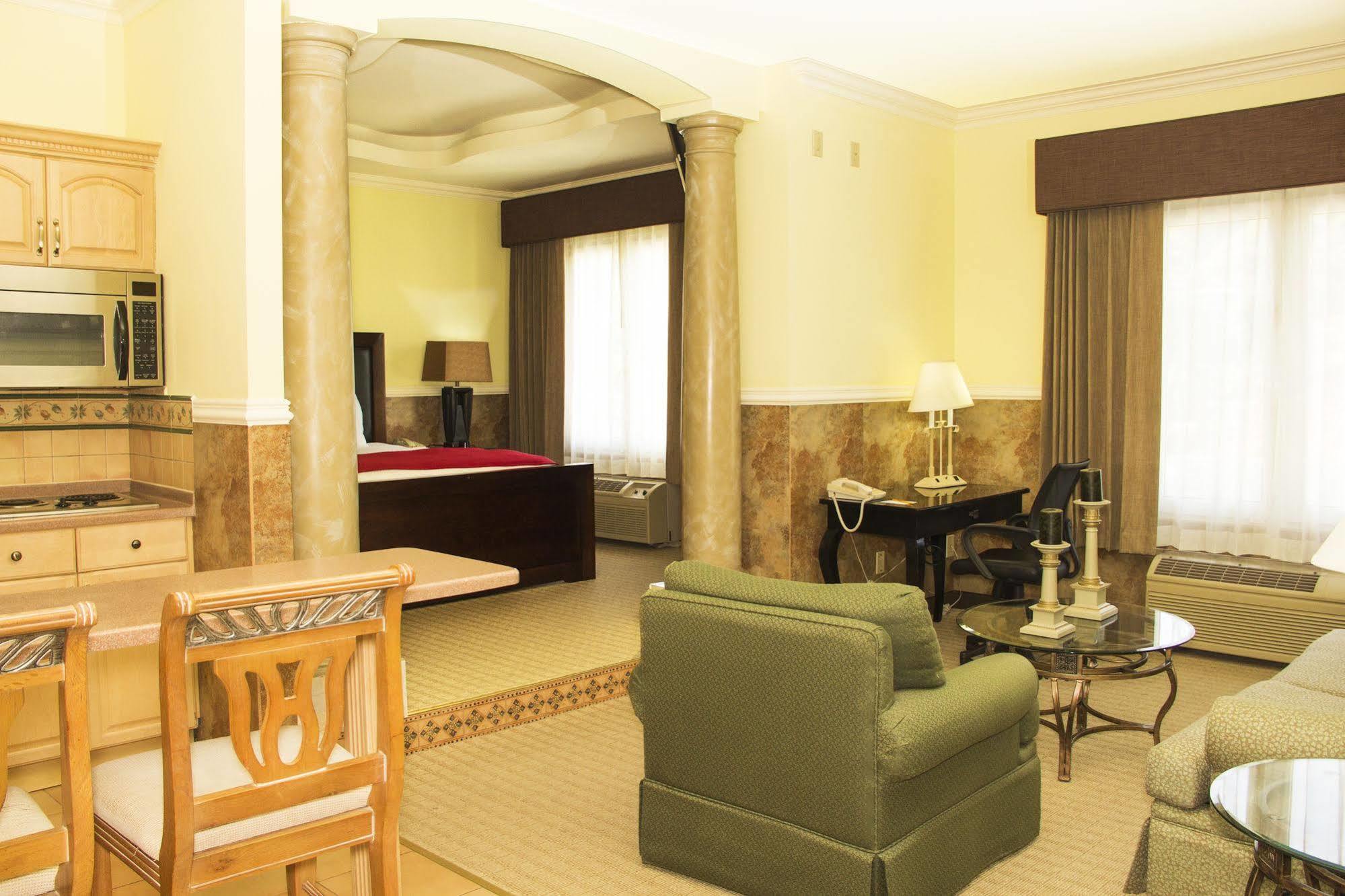 Beverly Hills: Hotel And Business Nuevo Cuscatlan Extérieur photo