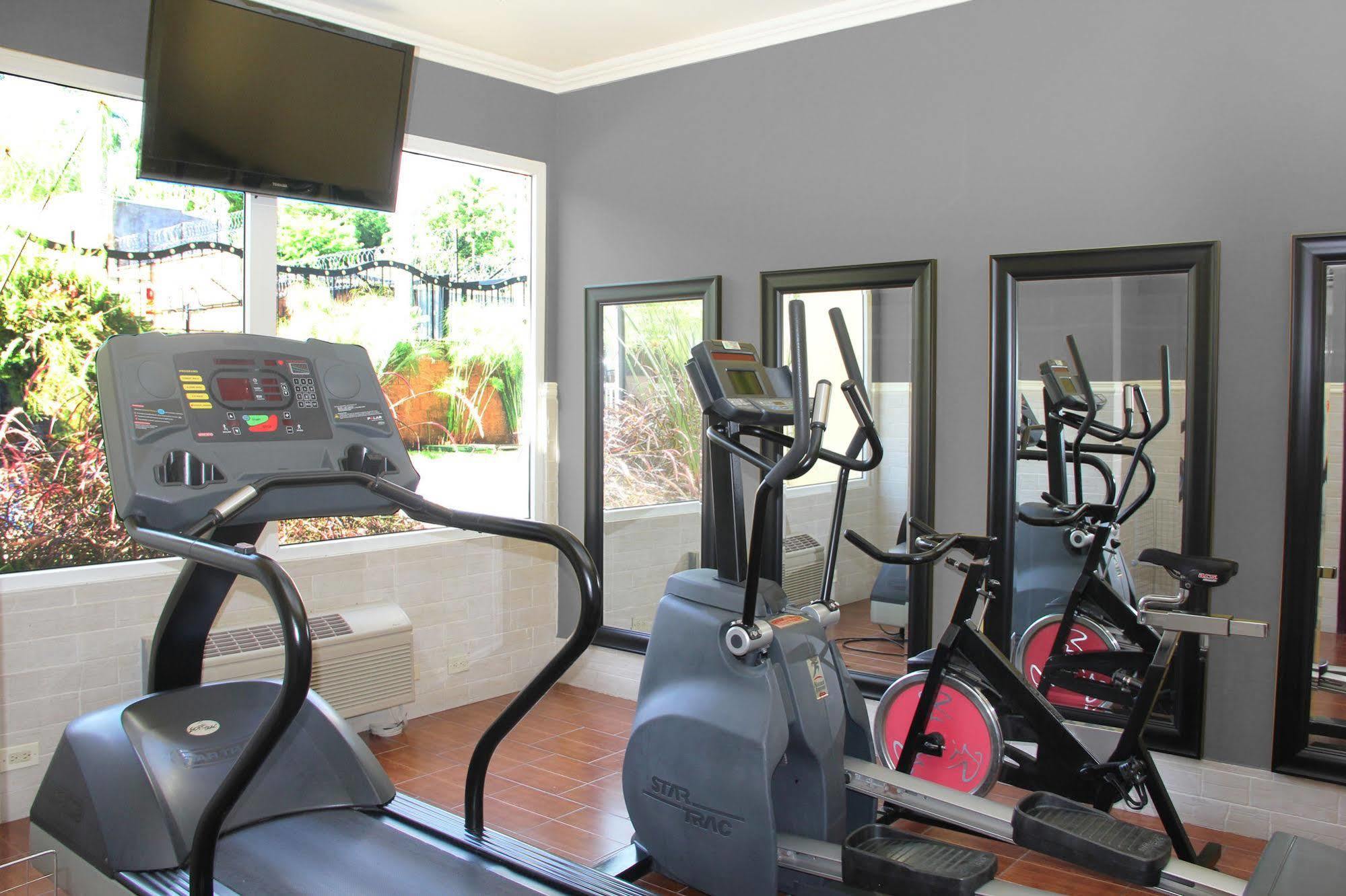 Beverly Hills: Hotel And Business Nuevo Cuscatlan Extérieur photo